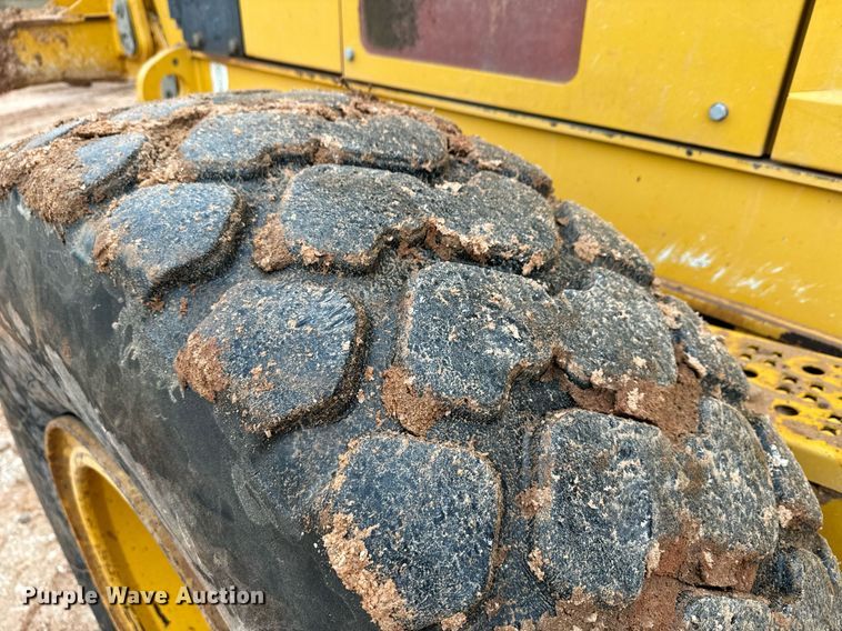 image for item DK6771 2011 John Deere 772G motor grader