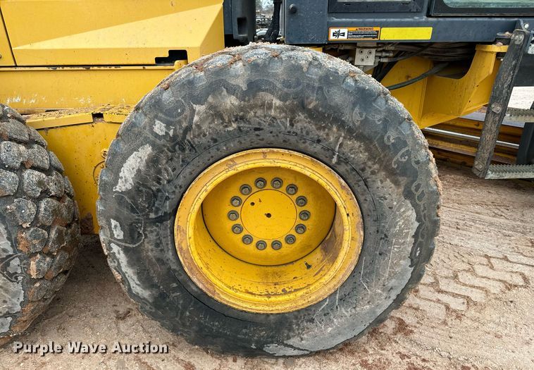 image for item DK6771 2011 John Deere 772G motor grader