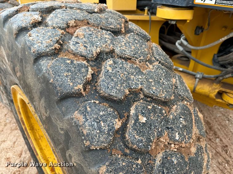 image for item DK6771 2011 John Deere 772G motor grader