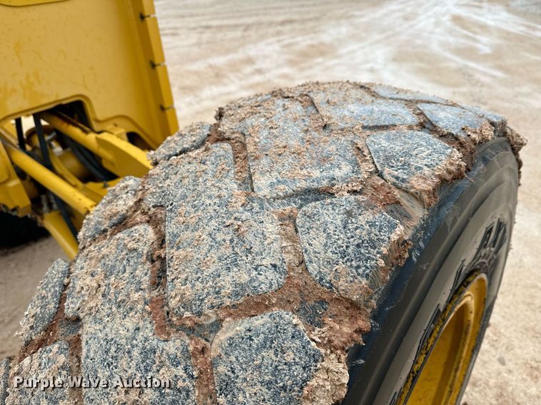 image for item DK6771 2011 John Deere 772G motor grader