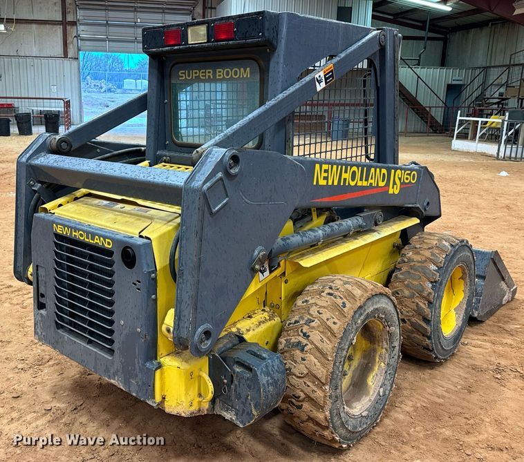 image for item DK6772 2000 New Holland LS160 skid steer loader