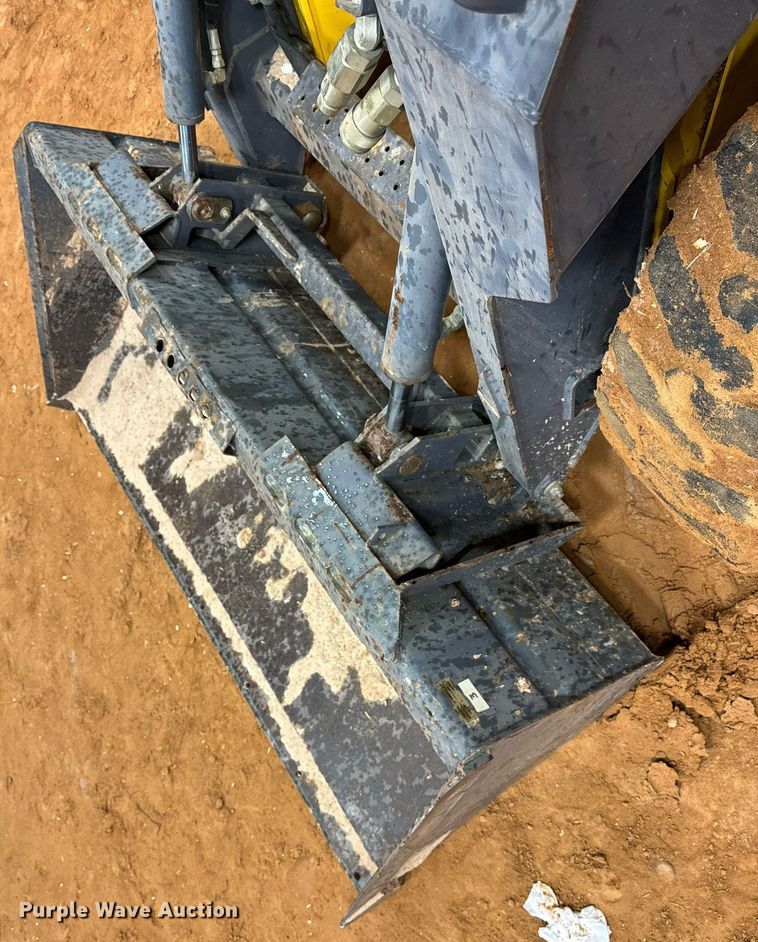 image for item DK6772 2000 New Holland LS160 skid steer loader