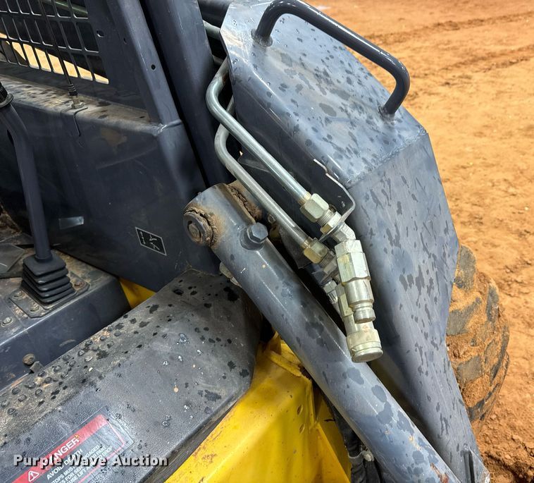 image for item DK6772 2000 New Holland LS160 skid steer loader