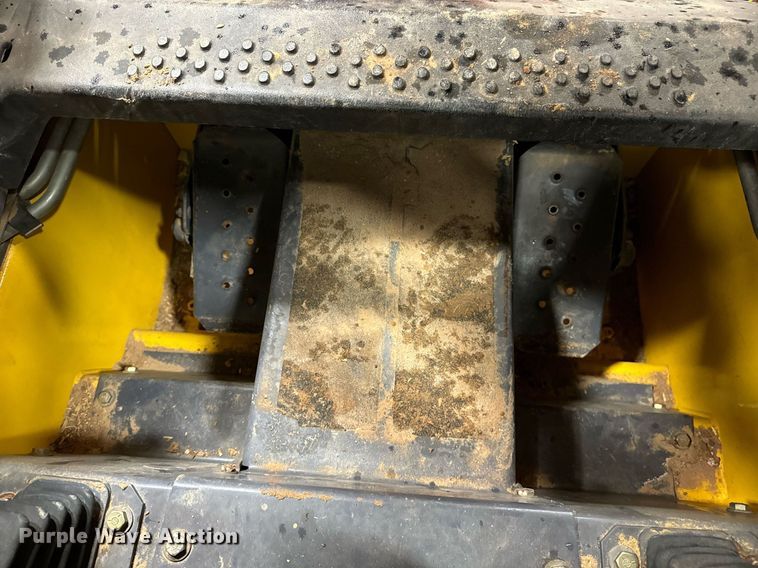 image for item DK6772 2000 New Holland LS160 skid steer loader