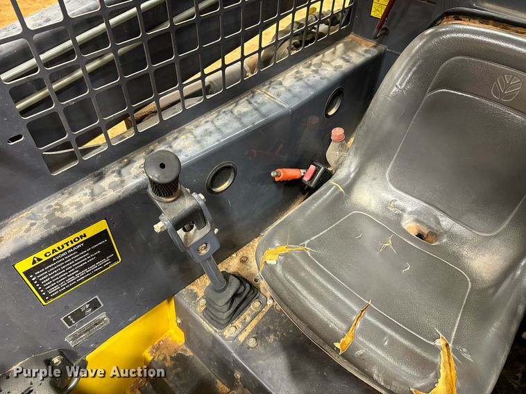 image for item DK6772 2000 New Holland LS160 skid steer loader