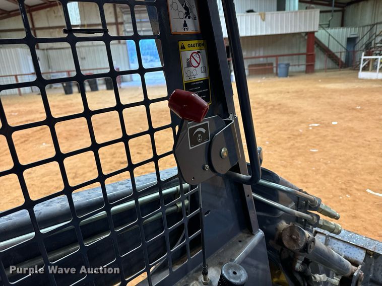 image for item DK6772 2000 New Holland LS160 skid steer loader