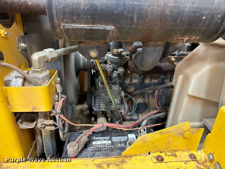 image for item DK6772 2000 New Holland LS160 skid steer loader