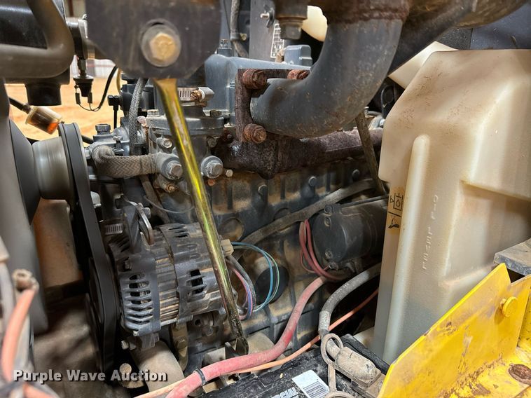 image for item DK6772 2000 New Holland LS160 skid steer loader