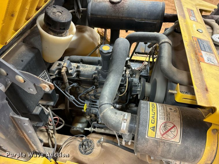 image for item DK6772 2000 New Holland LS160 skid steer loader