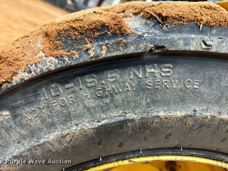 image for item DK6772 2000 New Holland LS160 skid steer loader