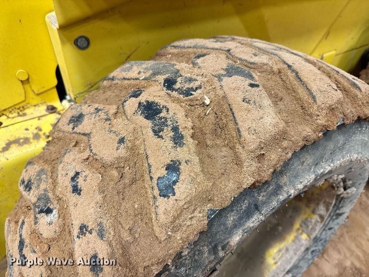 image for item DK6772 2000 New Holland LS160 skid steer loader