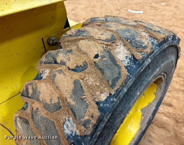 image for item DK6772 2000 New Holland LS160 skid steer loader