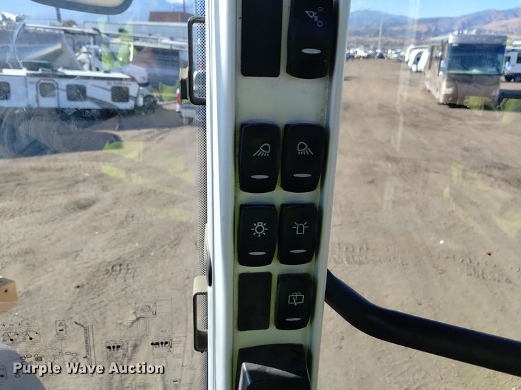 image for item DK8971 2009 Volvo  L90F   wheel loader