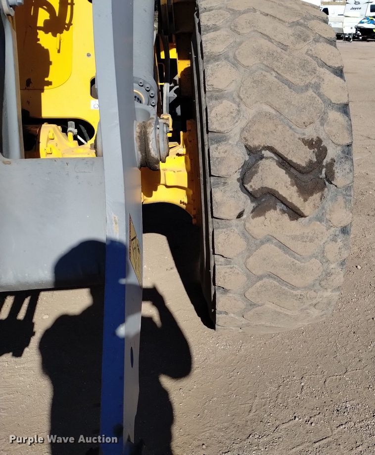 image for item DK8971 2009 Volvo  L90F   wheel loader