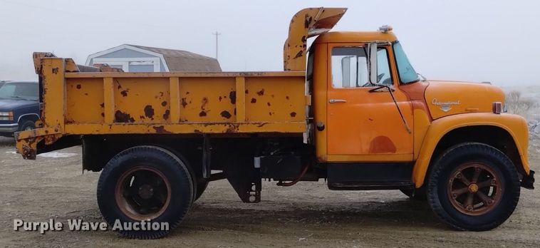 image for item DK8992 1971 International Loadstar 1700 dump truck
