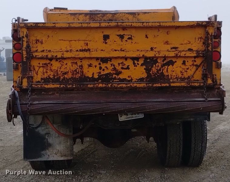 image for item DK8992 1971 International Loadstar 1700 dump truck