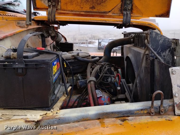 image for item DK8992 1971 International Loadstar 1700 dump truck