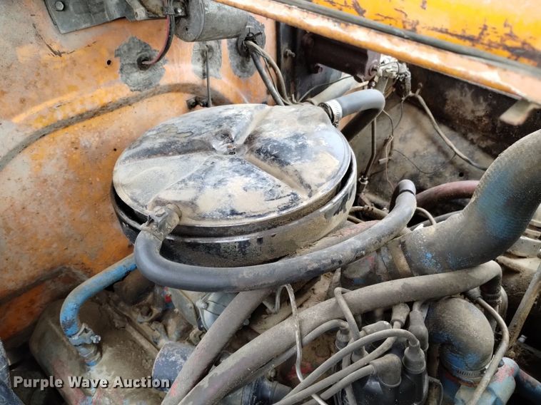 image for item DK8992 1971 International Loadstar 1700 dump truck