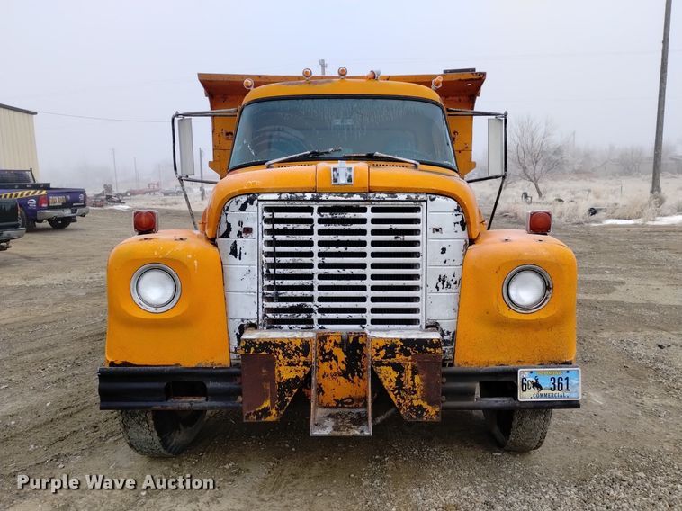 image for item DK8992 1971 International Loadstar 1700 dump truck