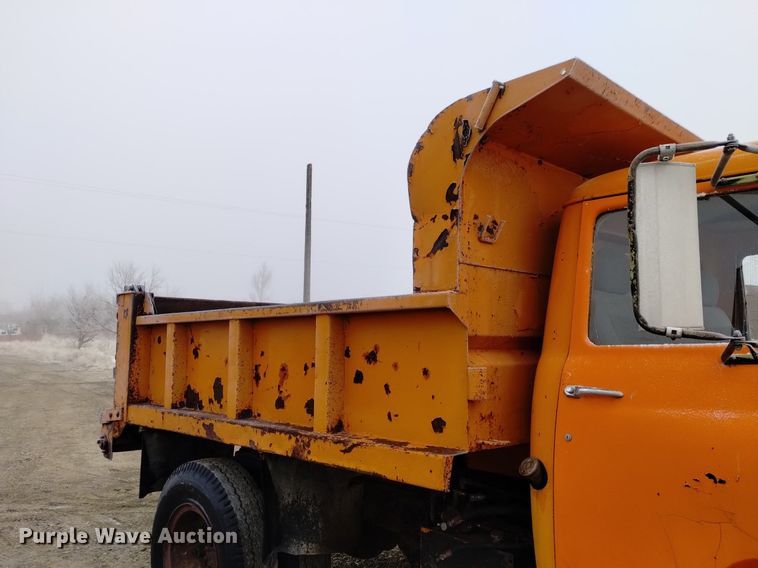 image for item DK8992 1971 International Loadstar 1700 dump truck