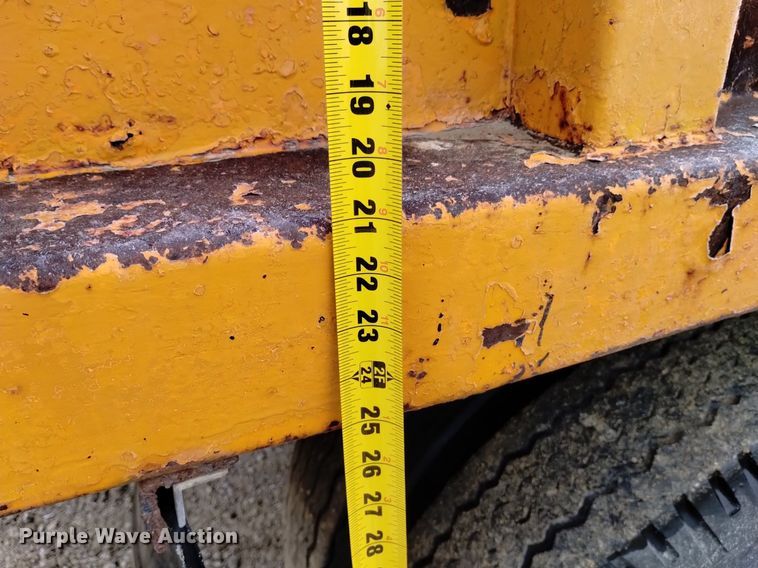 image for item DK8992 1971 International Loadstar 1700 dump truck