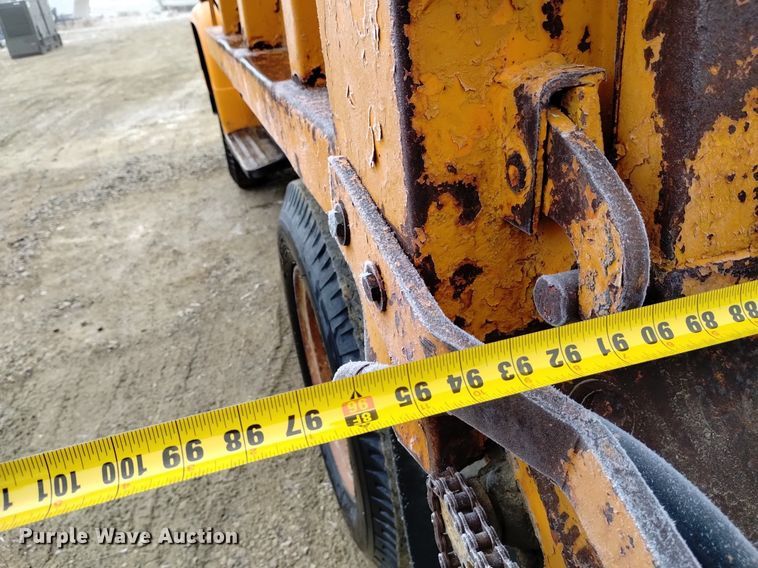 image for item DK8992 1971 International Loadstar 1700 dump truck