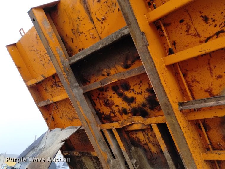 image for item DK8992 1971 International Loadstar 1700 dump truck