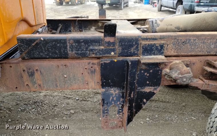 image for item DK8992 1971 International Loadstar 1700 dump truck