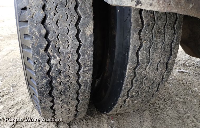 image for item DK8992 1971 International Loadstar 1700 dump truck