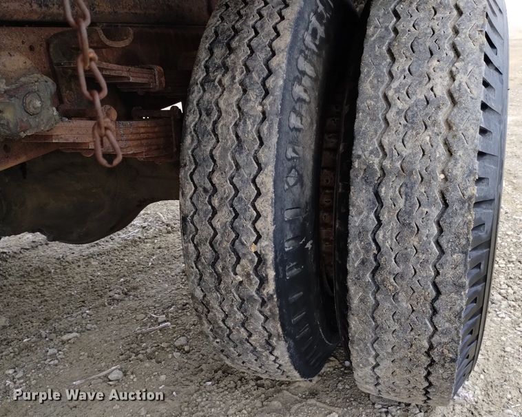 image for item DK8992 1971 International Loadstar 1700 dump truck