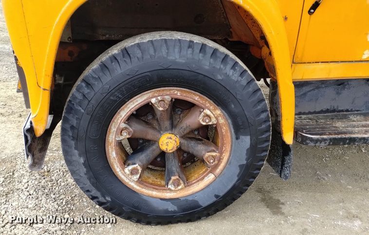 image for item DK8992 1971 International Loadstar 1700 dump truck