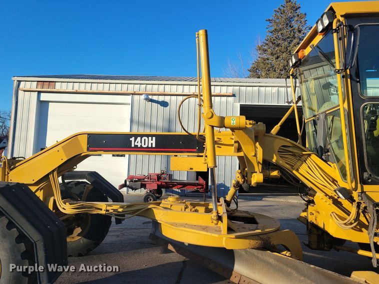 image for item DL7847 1995 Caterpillar 140H VHP motor grader