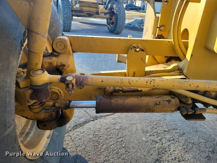 image for item DL7847 1995 Caterpillar 140H VHP motor grader