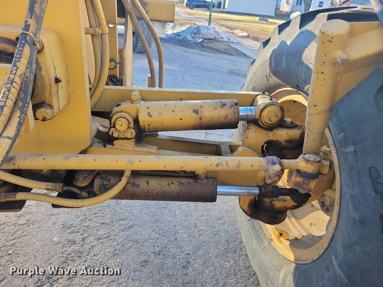 image for item DL7847 1995 Caterpillar 140H VHP motor grader