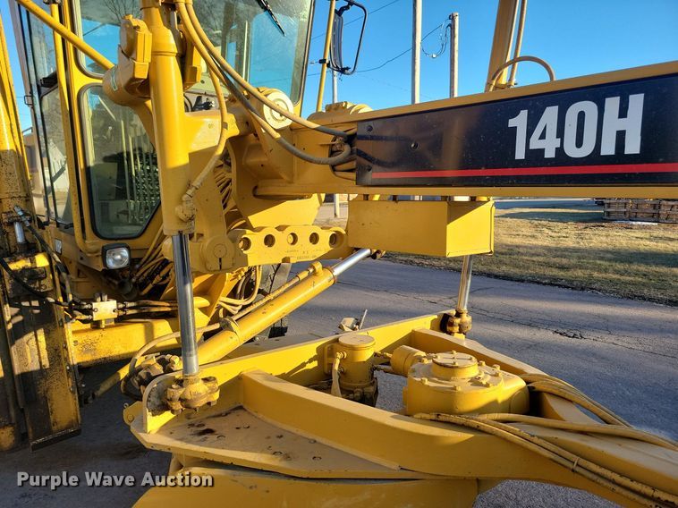 image for item DL7847 1995 Caterpillar 140H VHP motor grader