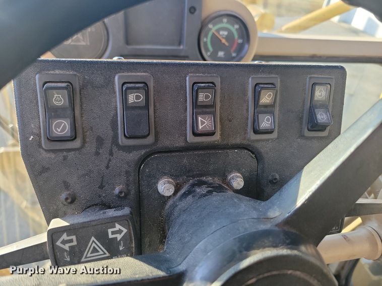 image for item DL7847 1995 Caterpillar 140H VHP motor grader