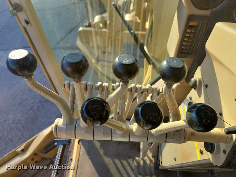 image for item DL7847 1995 Caterpillar 140H VHP motor grader