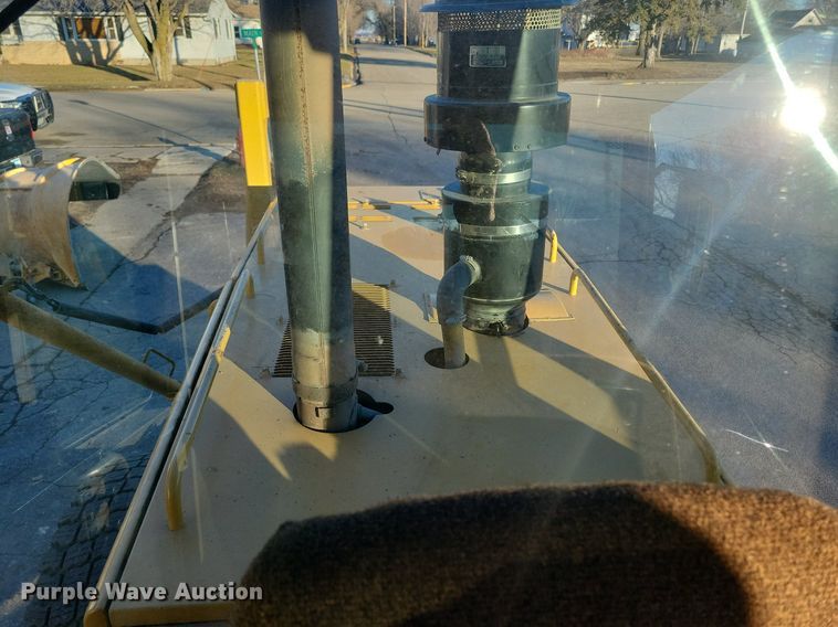 image for item DL7847 1995 Caterpillar 140H VHP motor grader