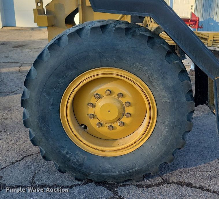 image for item DL7847 1995 Caterpillar 140H VHP motor grader