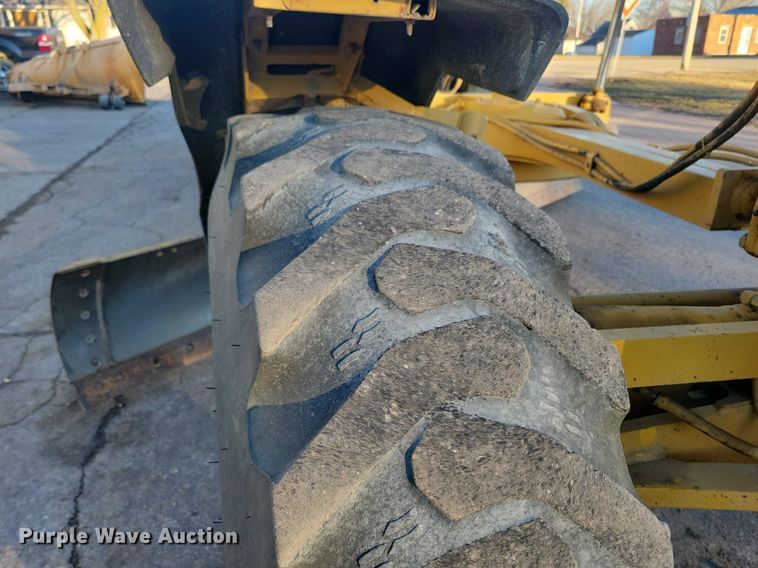 image for item DL7847 1995 Caterpillar 140H VHP motor grader