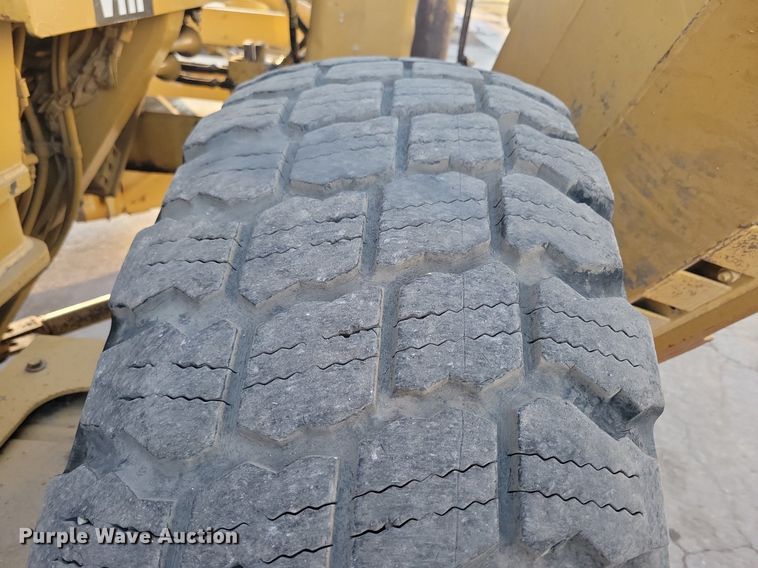 image for item DL7847 1995 Caterpillar 140H VHP motor grader