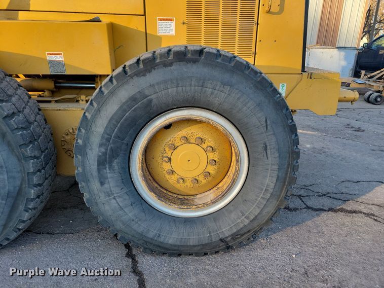 image for item DL7847 1995 Caterpillar 140H VHP motor grader