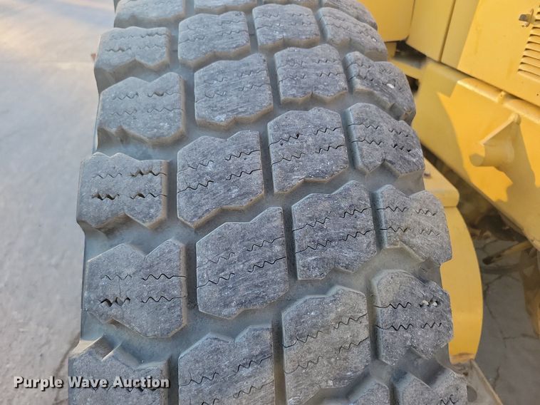 image for item DL7847 1995 Caterpillar 140H VHP motor grader