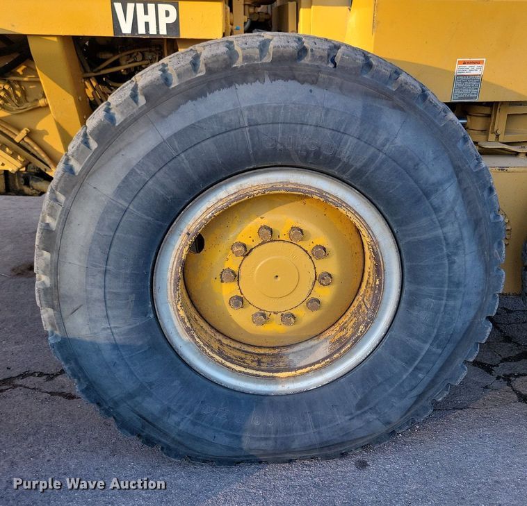 image for item DL7847 1995 Caterpillar 140H VHP motor grader