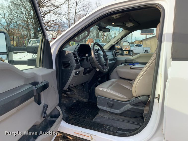 image for item DM7734 2018 Ford  F450 Super Duty XL Crew Cab utility / service truck