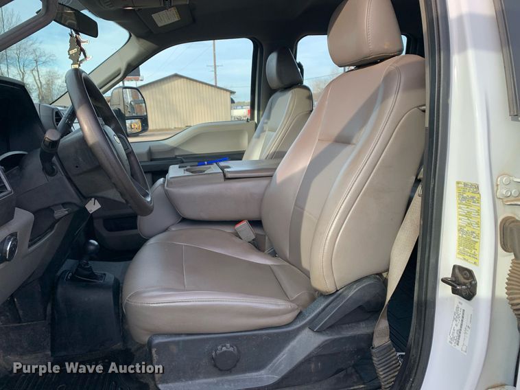 image for item DM7734 2018 Ford  F450 Super Duty XL Crew Cab utility / service truck