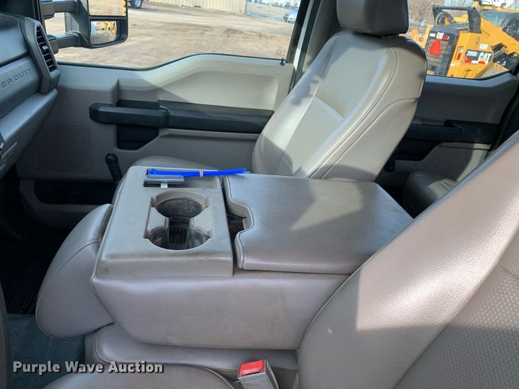 image for item DM7734 2018 Ford  F450 Super Duty XL Crew Cab utility / service truck