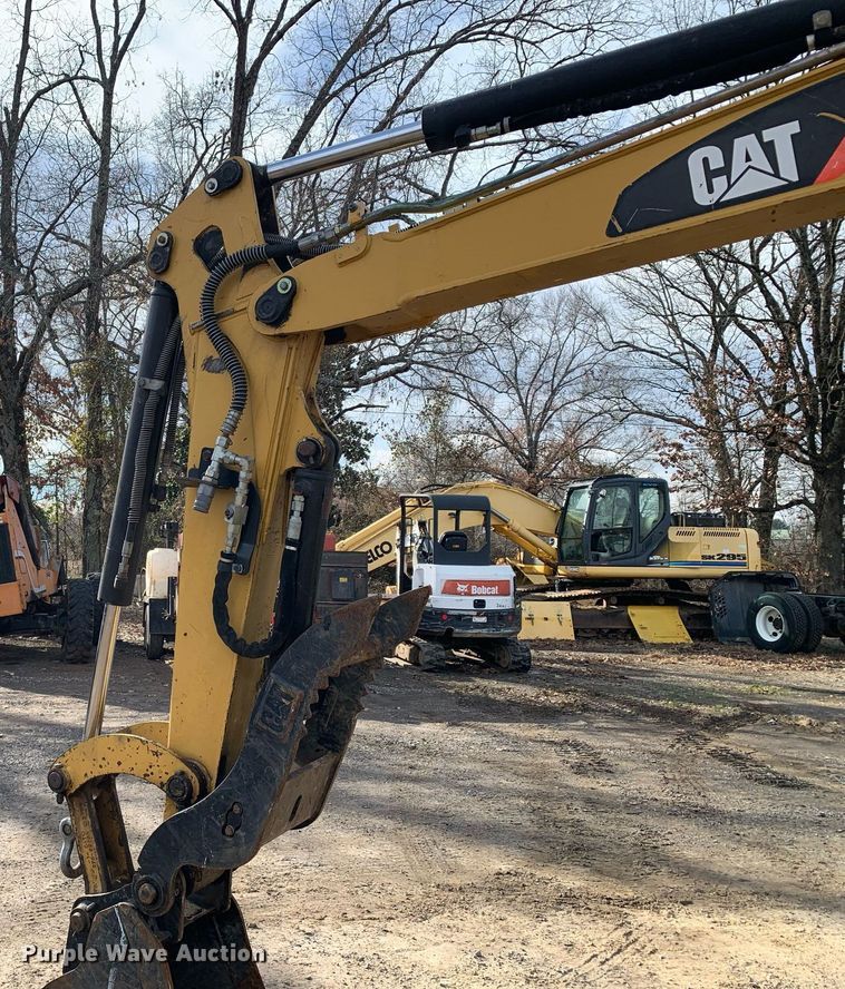 image for item DM7738 2010 Caterpillar 304C CR mini excavator