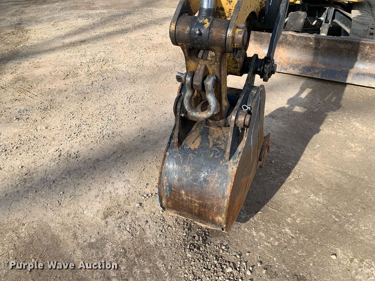 image for item DM7738 2010 Caterpillar 304C CR mini excavator