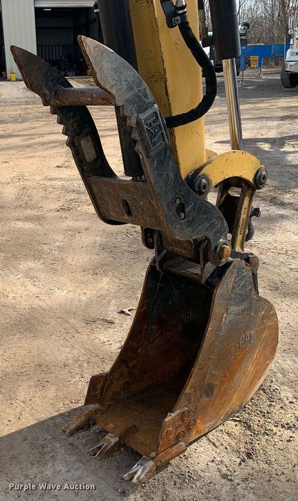 image for item DM7738 2010 Caterpillar 304C CR mini excavator